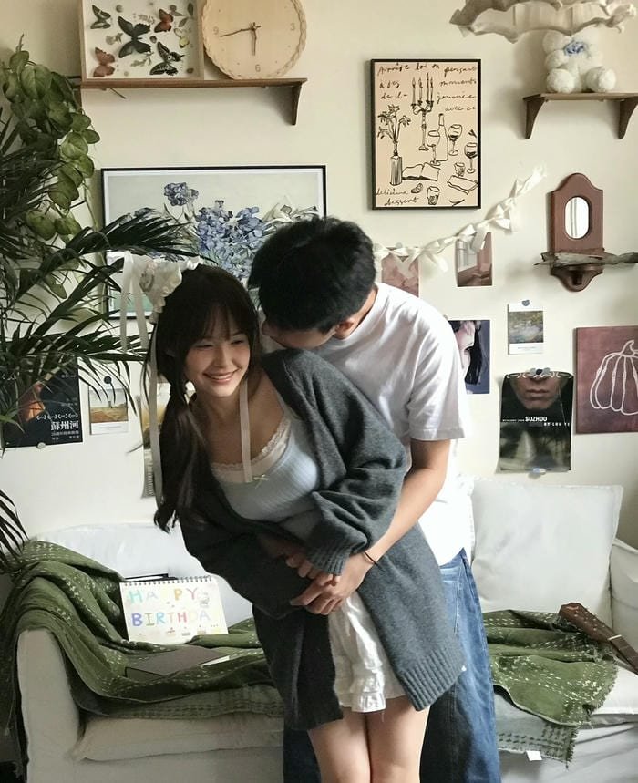 cute couple dp hugging