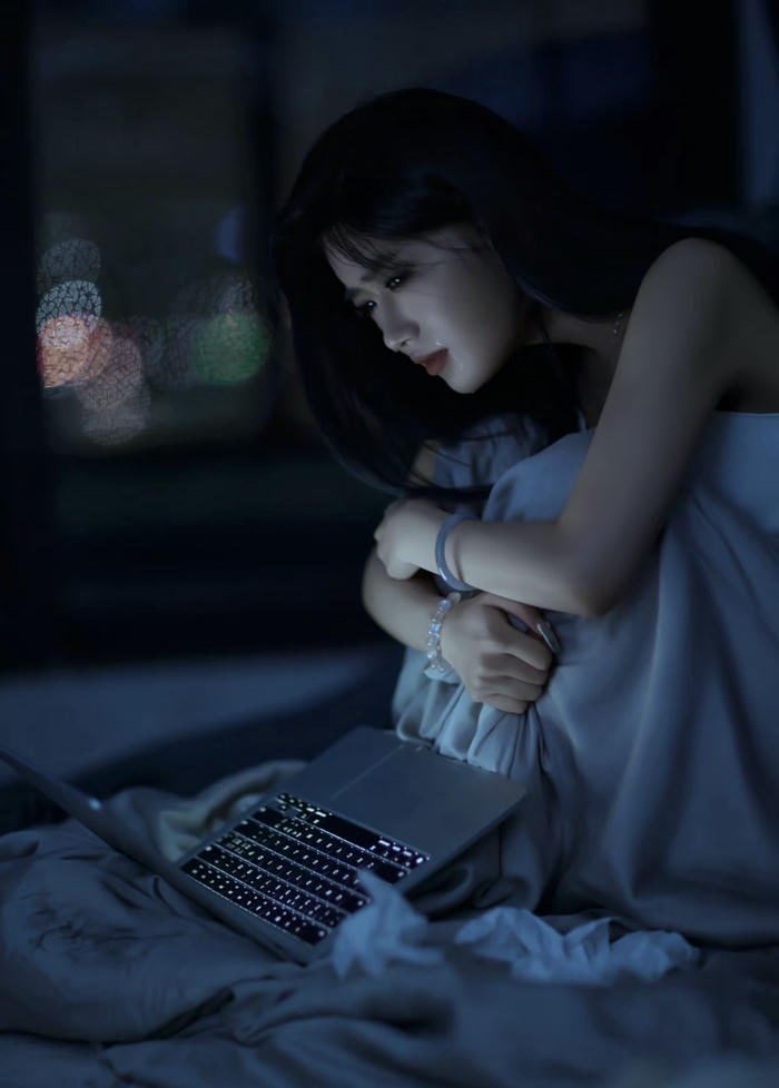 heartbreak silhouette