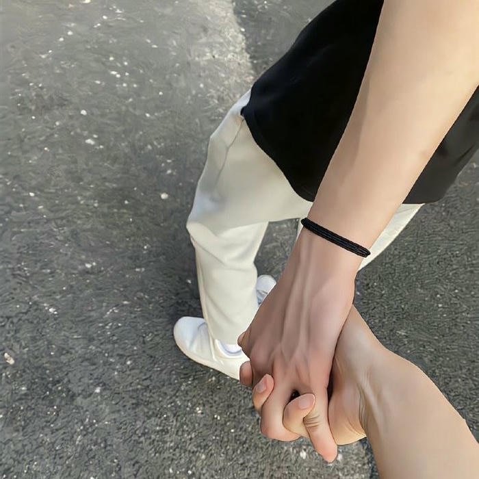 holding hands love dp