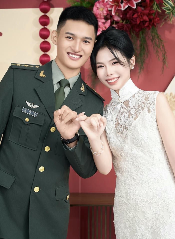 military couple dp