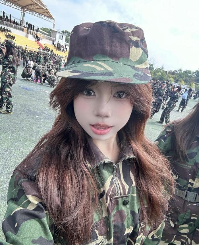 military uniform girl dp