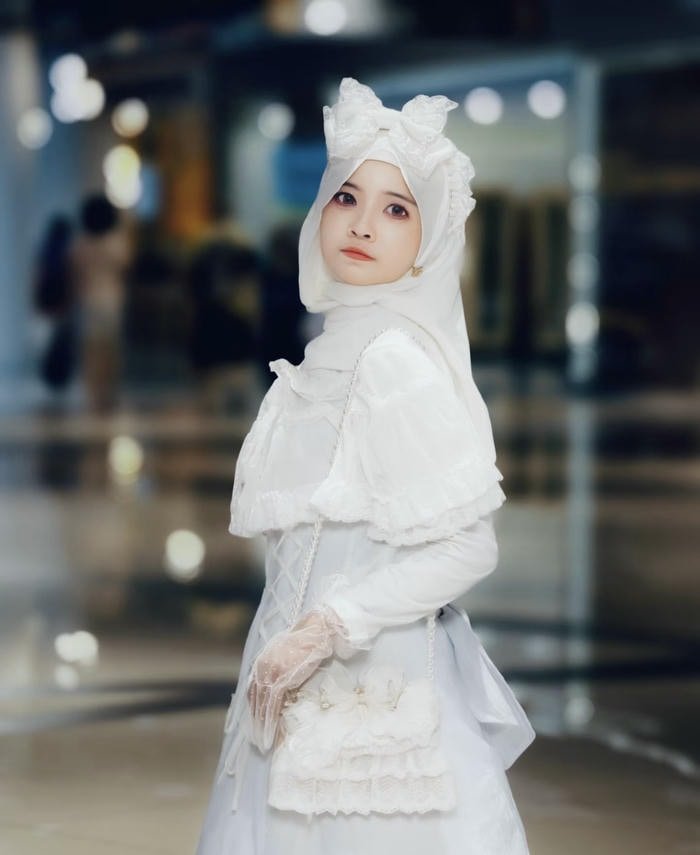 modest abaya dp for whatsapp