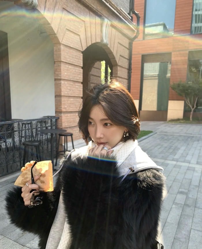 natural face girl dp