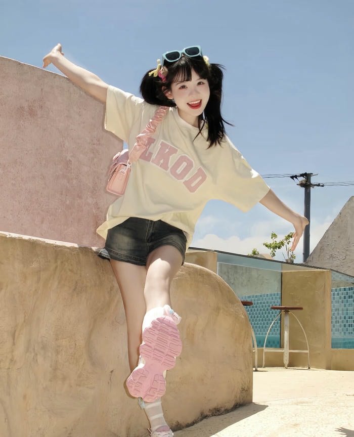 pastel tone aesthetic girl dp