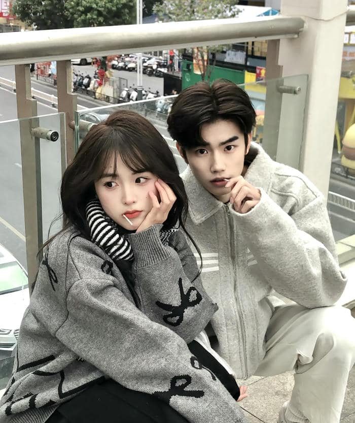 romantic connection vibe