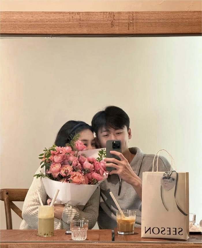 romantic pose snapshot