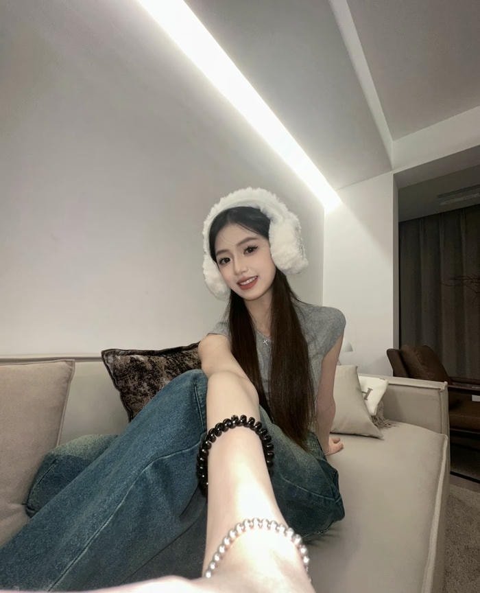 simple profile photo girl