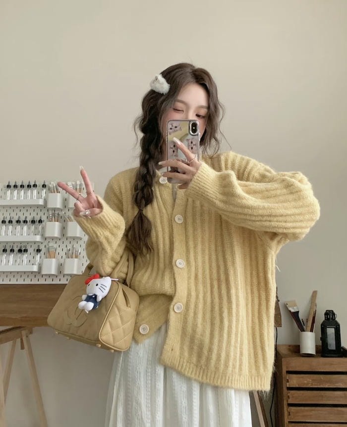 simple smile girl dp