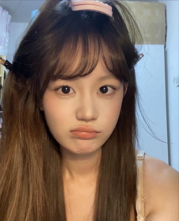 stylish angry girl dp