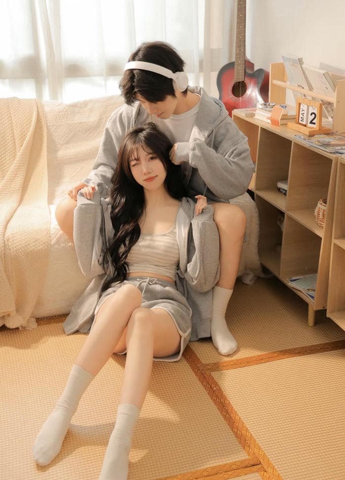 tender romance image