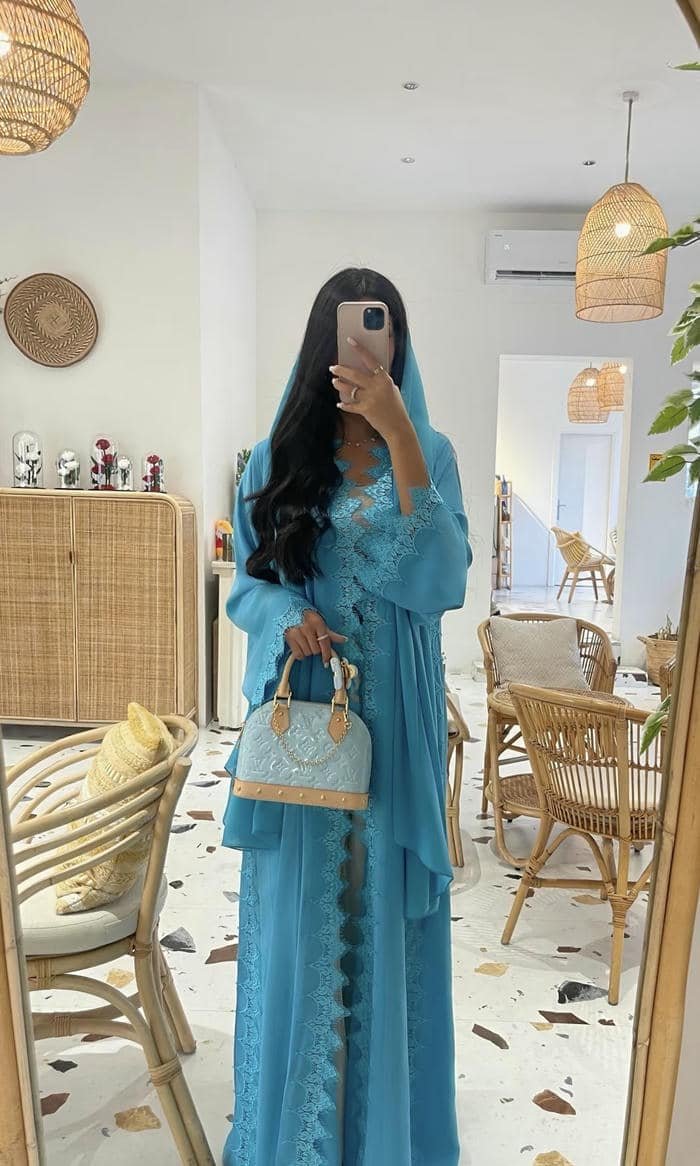 traditional abaya girl dp