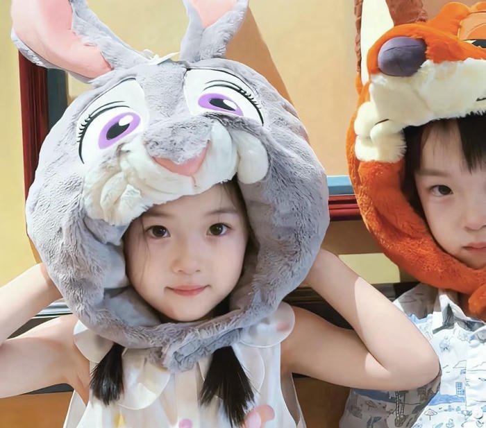 Baby couple dp cute playful feeling