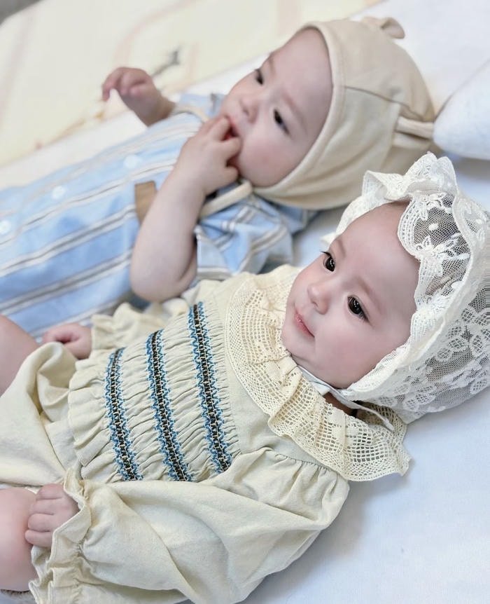 Baby couple dp lovely bonding moment