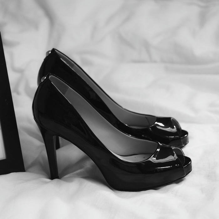 Black dp aesthetic dark mood profile picture idea