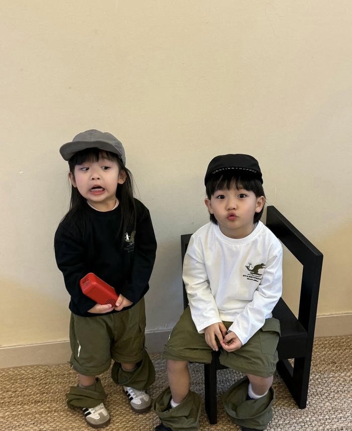 Dp baby couple adorable smiling look