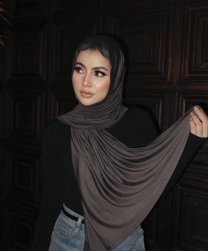 Dreamy modest hijab style girls DP
