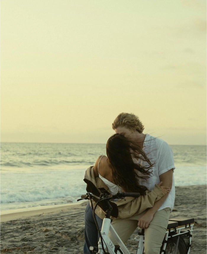 Emotional love story aesthetic HD pic