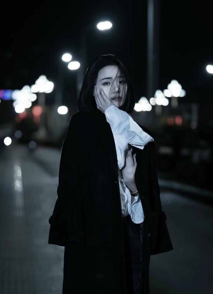 Love breakup images tears and silence