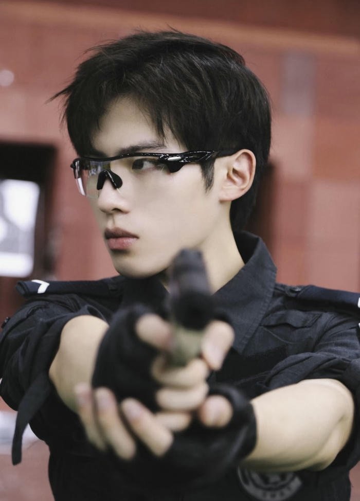 Male avatar with menace