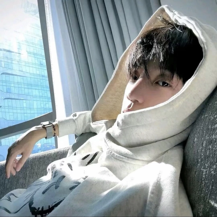 Modern DP for boys Instagram capturing a casual moment