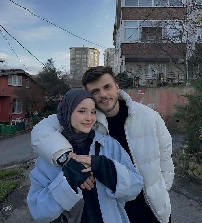 Muslim couple dp harmony together