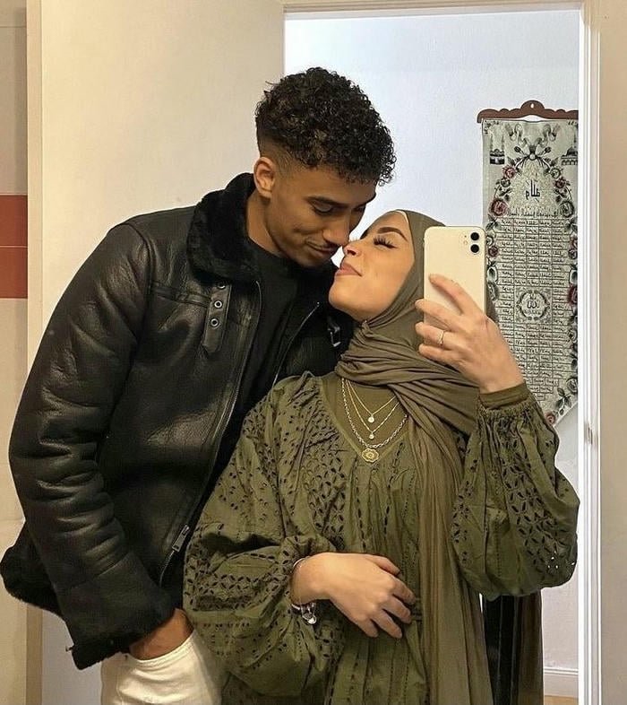 Muslim couple dp respectful togetherness