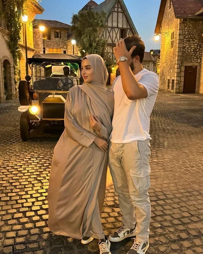Muslim couple dp traditional romance