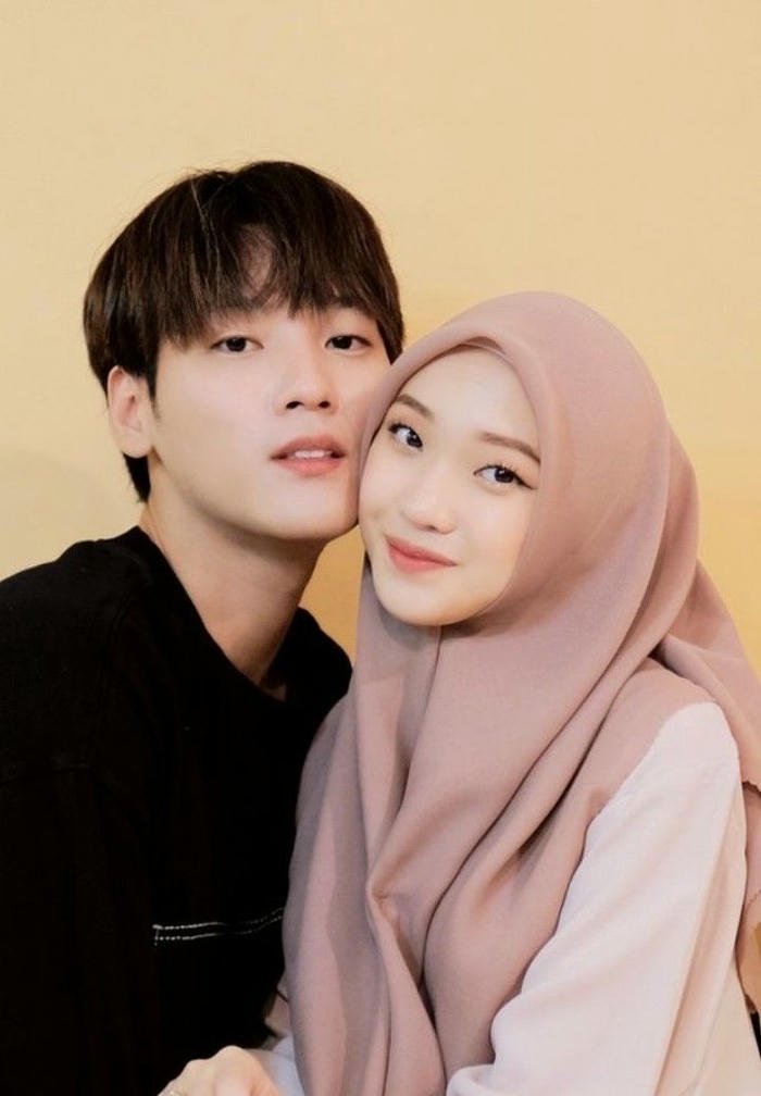 Muslim hijab couple dp together