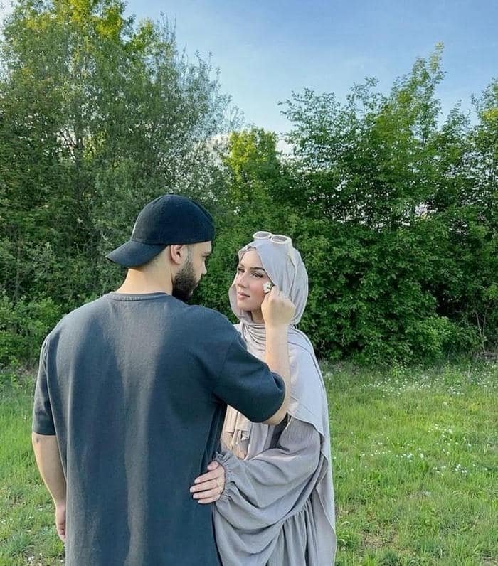 Picture hijab couple dp emotional balance