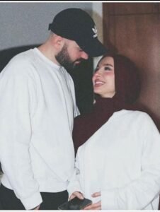 Picture hijab couple dp serenity