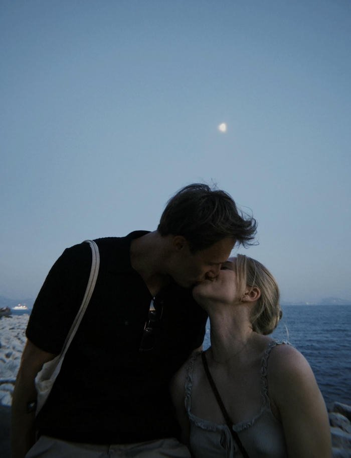 Red rose romance love HD wallpaper