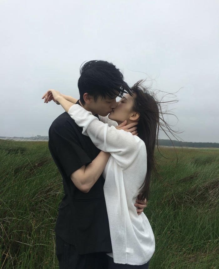 Romantic love images hd couple