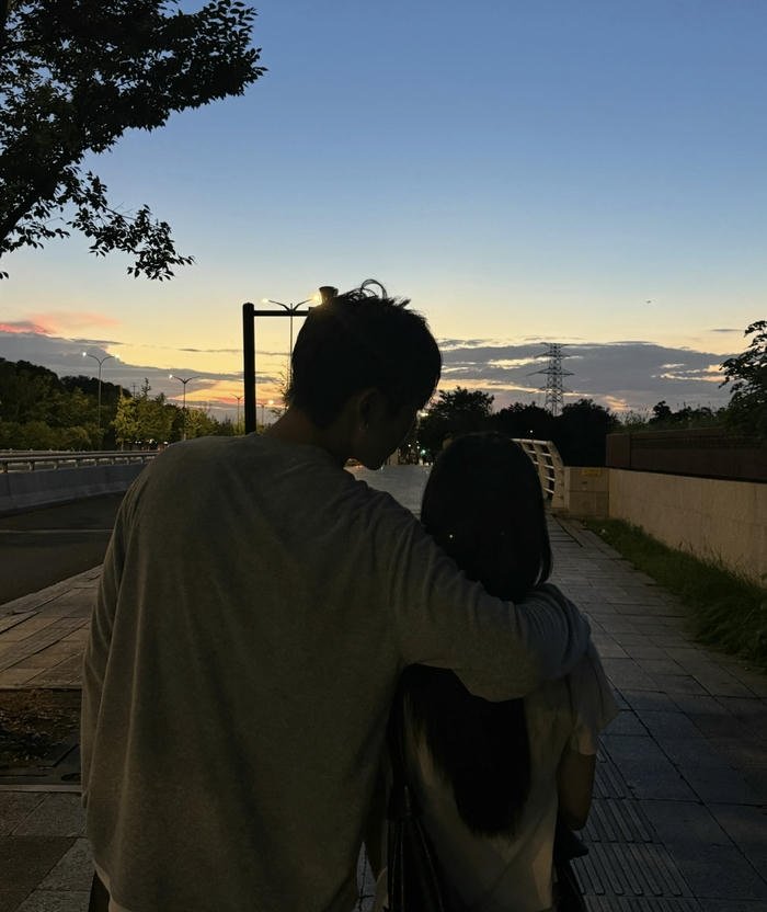 Sweet romantic couple moments HD image