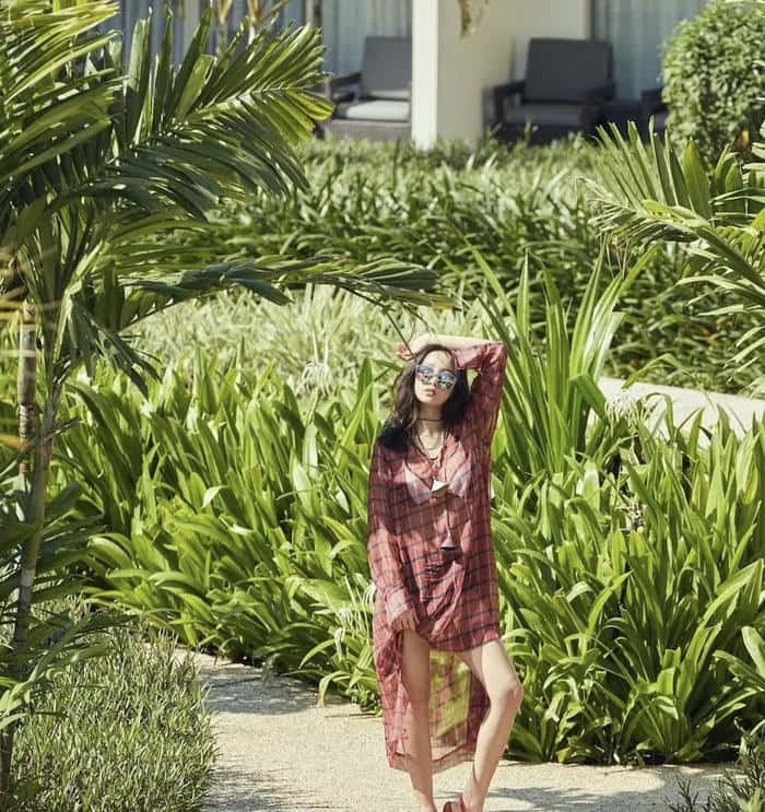 broken mood in lonely girl dp