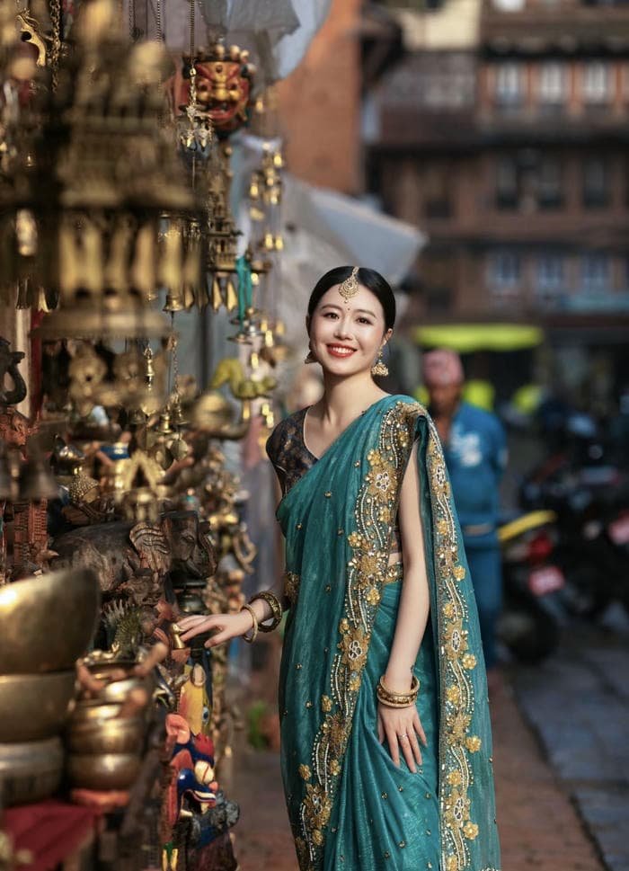 calm expression in kashmiri girls dp