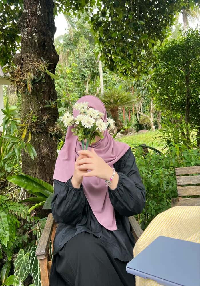 classic modesty in islamic girls dp