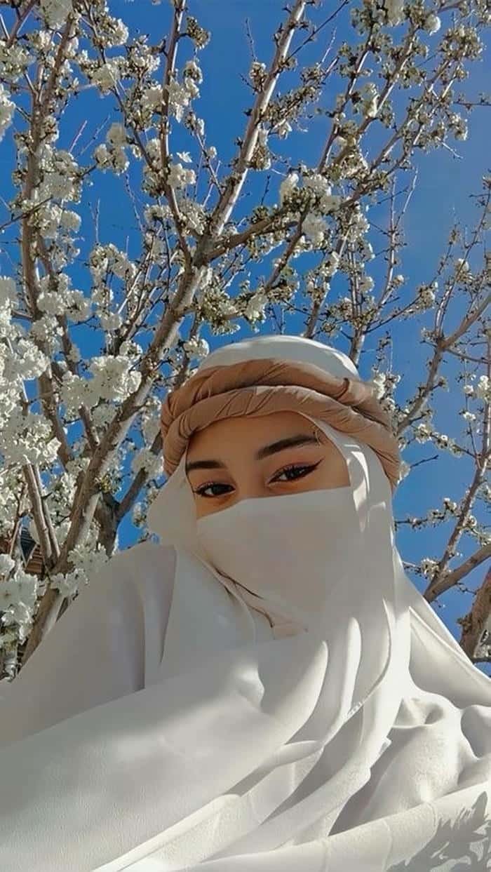 cute serene style in islamic girls dp