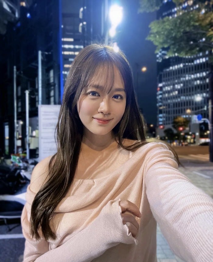 deep sorrow in lonely girl dp