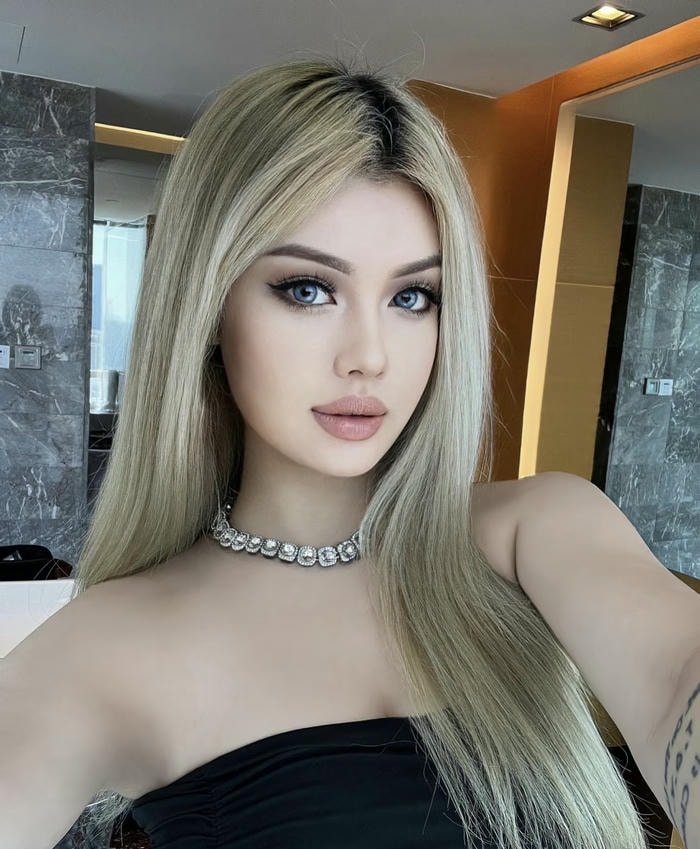 distant gaze in lonely girl dp