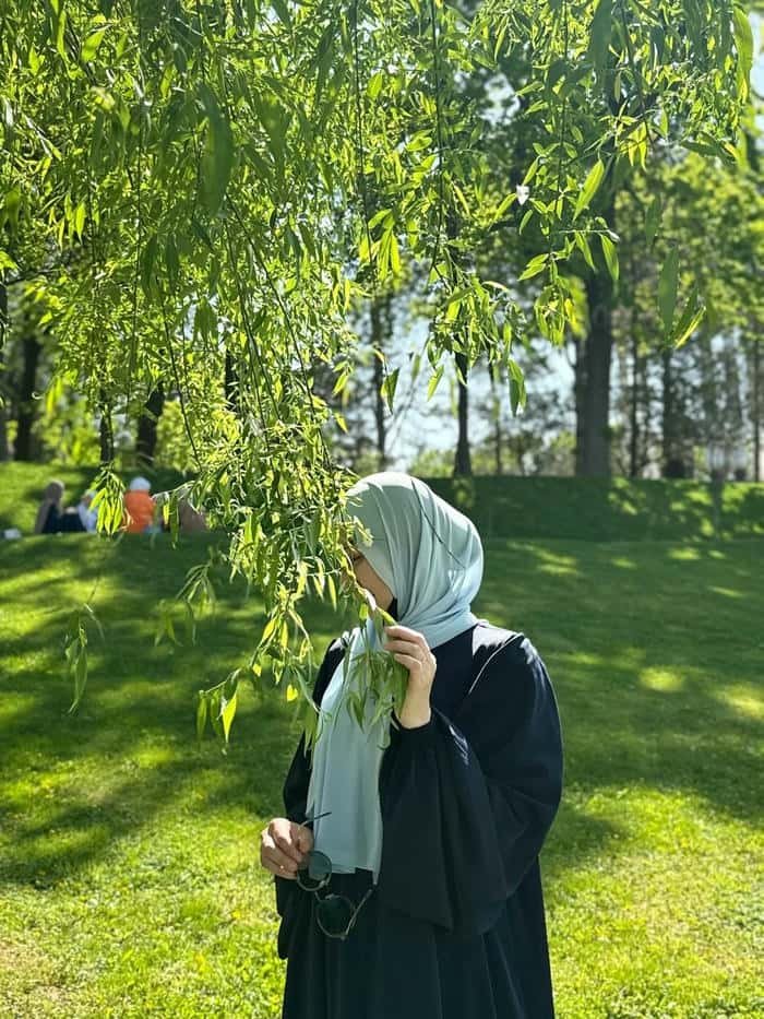 gentle look in islamic girls dp