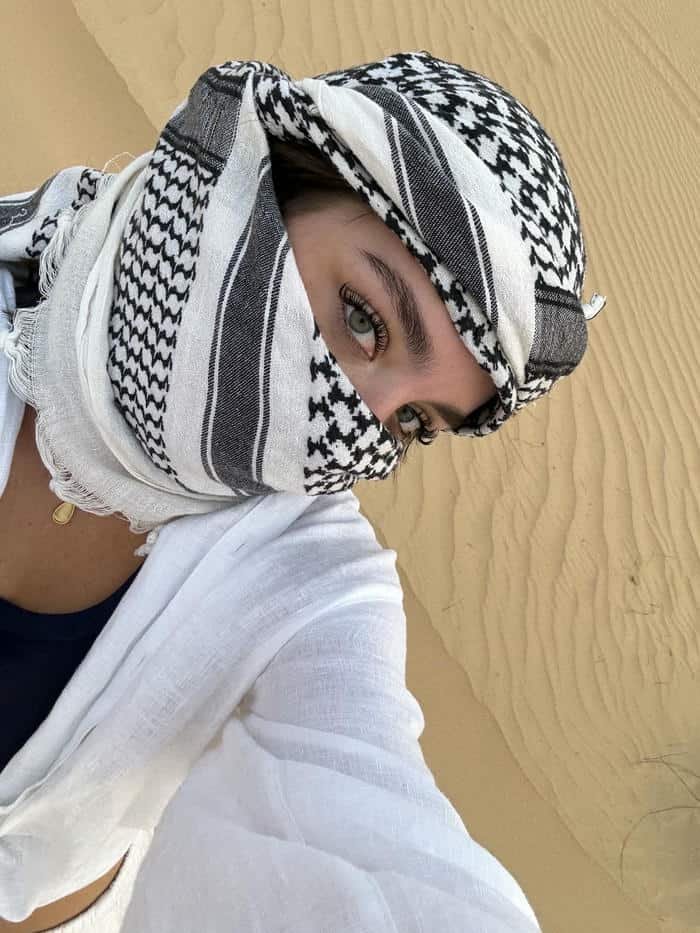 graceful style in hijab dp for girls