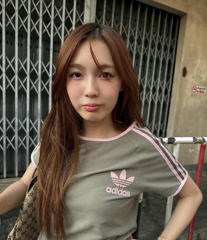 heart-touching style in love dp for girls