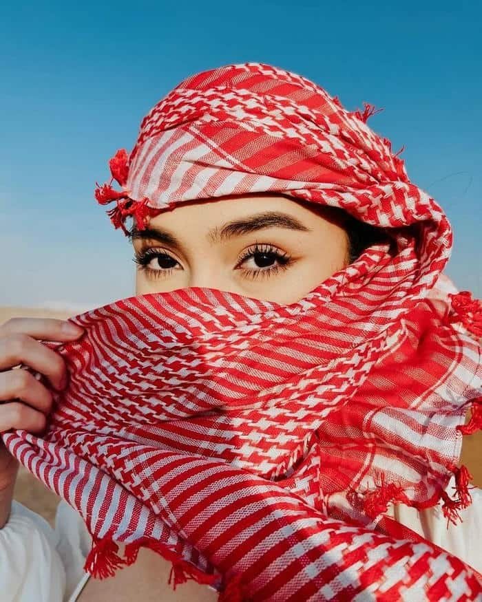minimal vibe in hijab dp for girls
