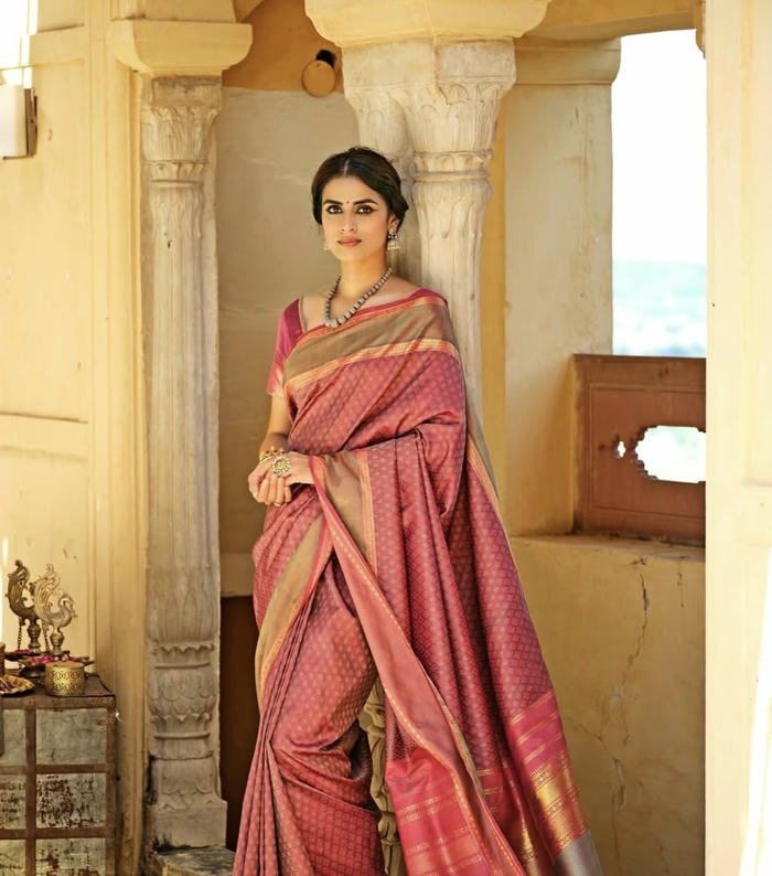 natural charm in kashmiri girls dp