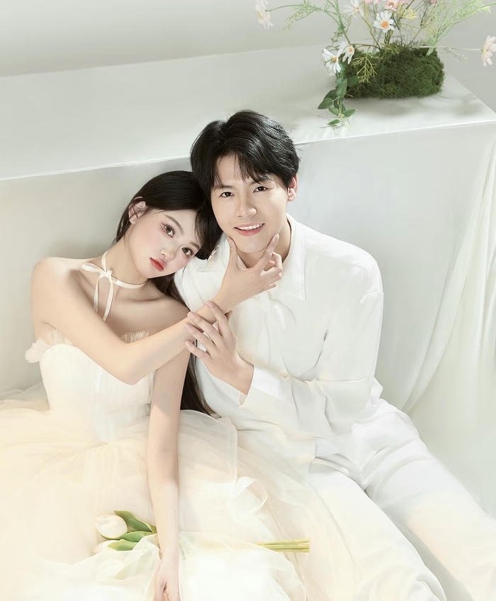 soft charm in love dp for girls