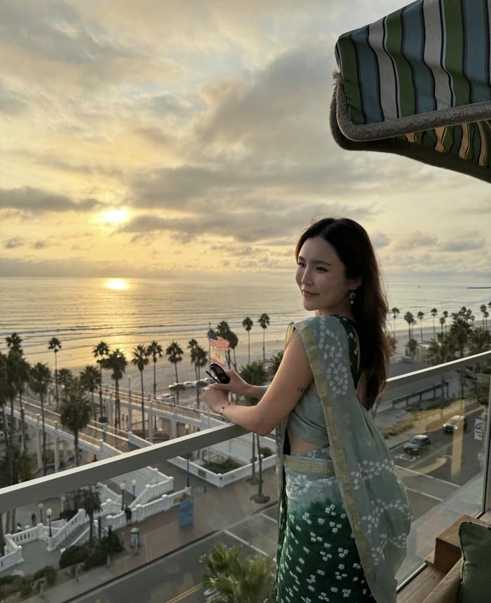 soft elegance in kashmiri girls dp