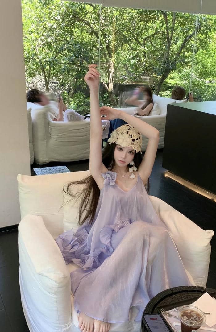 soft glow in love dp for girls