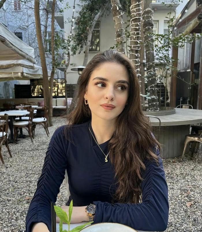 soft pain in lonely girl dp