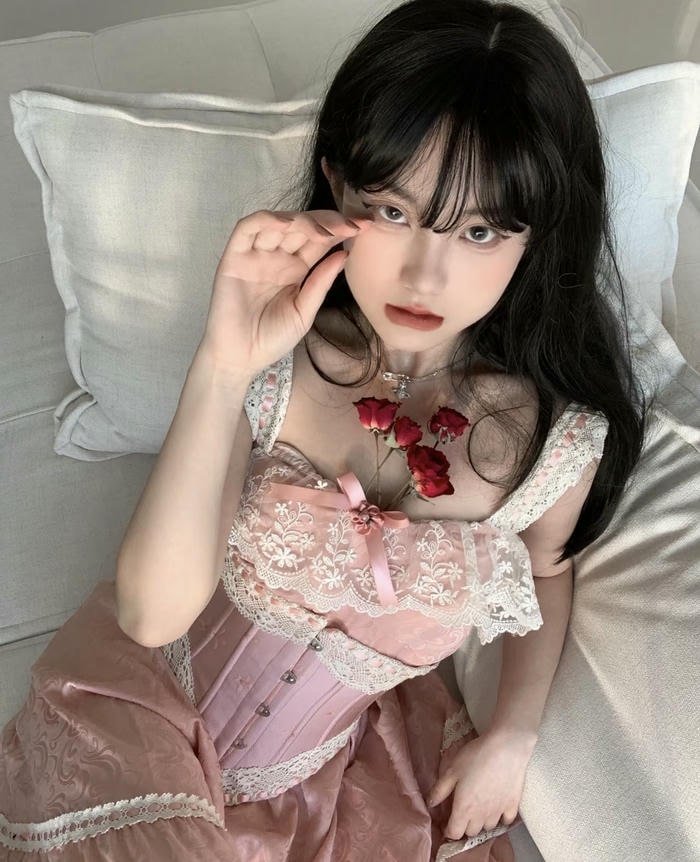 soft pink tone in love dp for girls