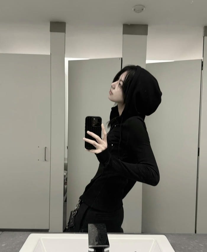 soft sadness shown in lonely girl dp